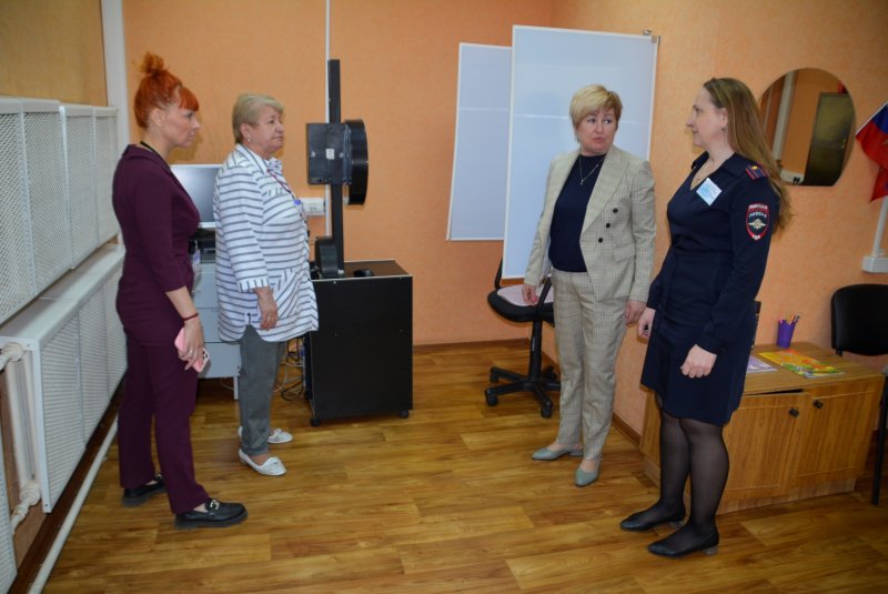 В Ярцево Смоленской области общественники проверили деятельность отделения по вопросам миграции