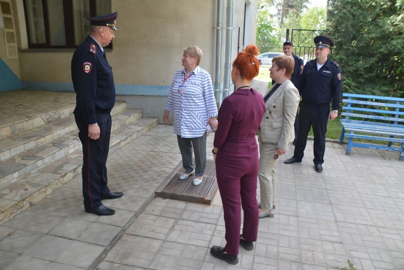 В Ярцево Смоленской области общественники проверили деятельность подразделения по делам несовершеннолетних и Госавтоинспекции