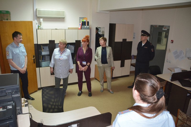 В Ярцево Смоленской области общественники проверили деятельность подразделения по делам несовершеннолетних и Госавтоинспекции