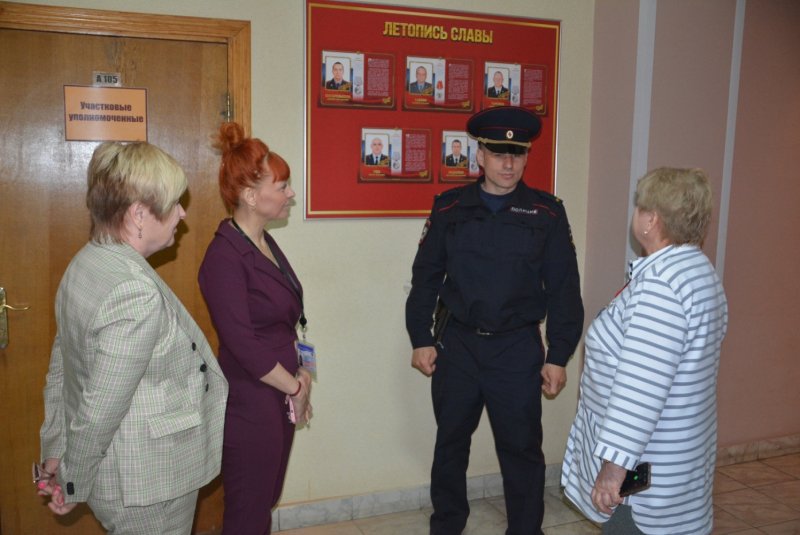 В Ярцево Смоленской области общественники проверили деятельность подразделения по делам несовершеннолетних и Госавтоинспекции